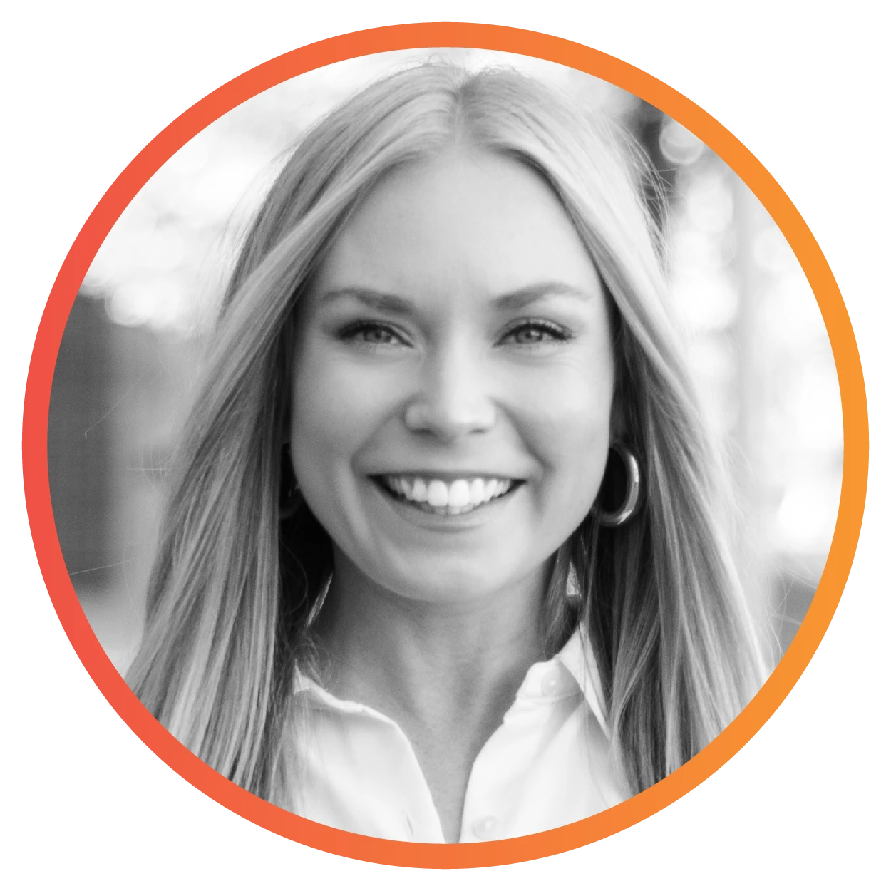 Headshot of Lindsay Holdren